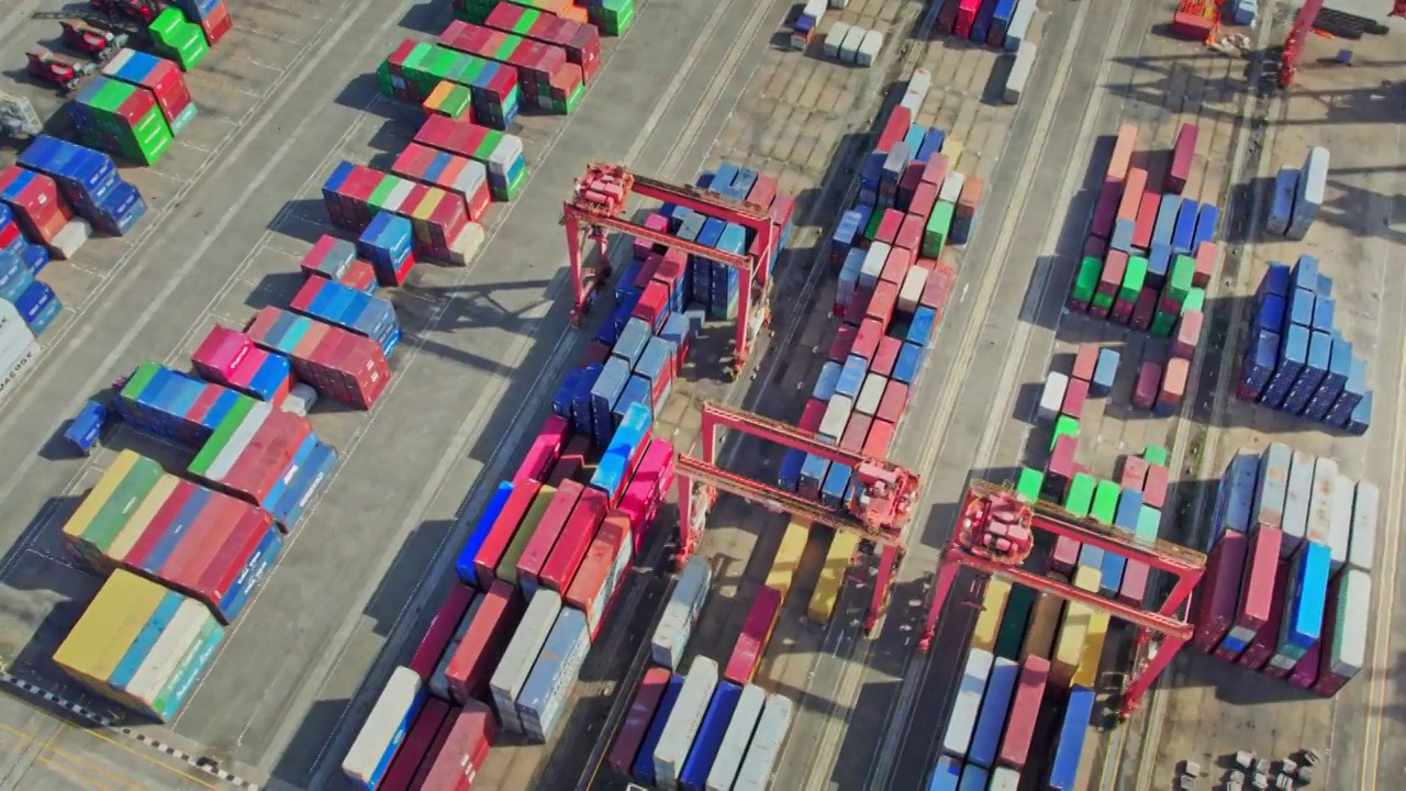 港口码头集装箱物流城市商业繁忙的港口视频素材