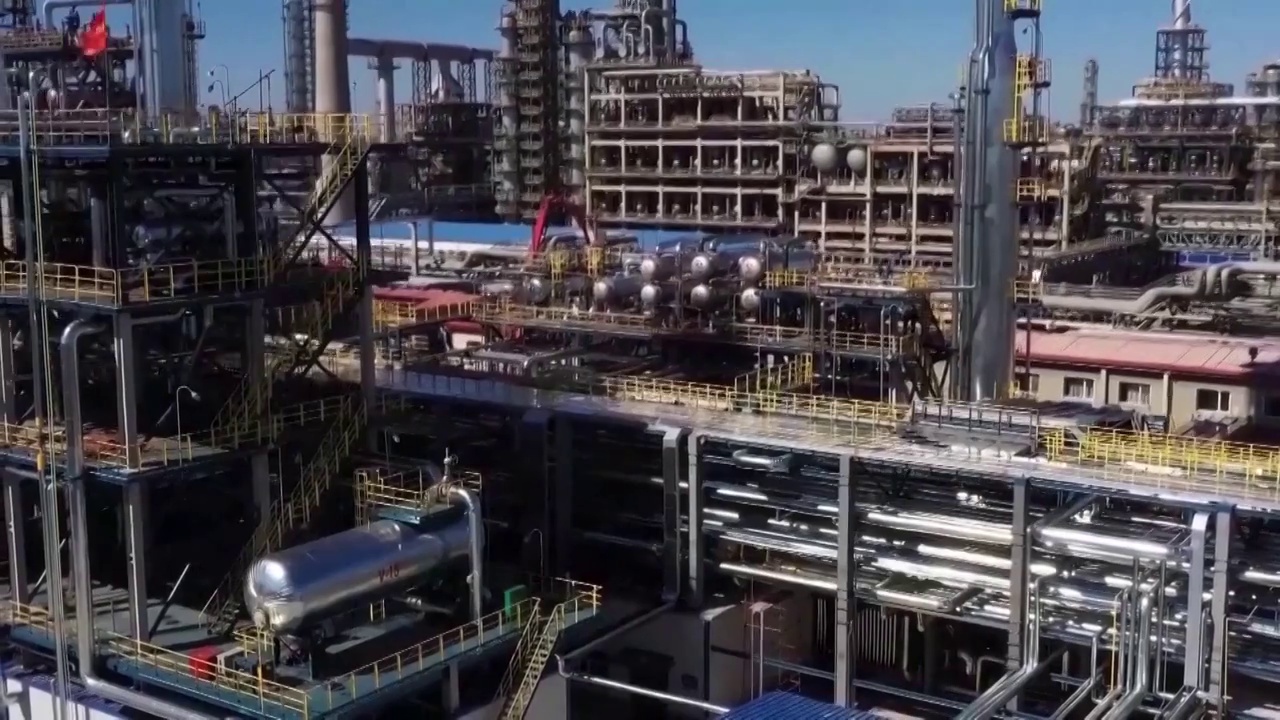 中国的钢铁工厂建筑外观航拍（选编）视频下载