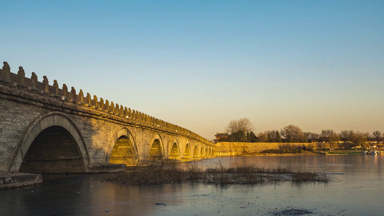 冬日夕阳中的卢沟桥视频素材