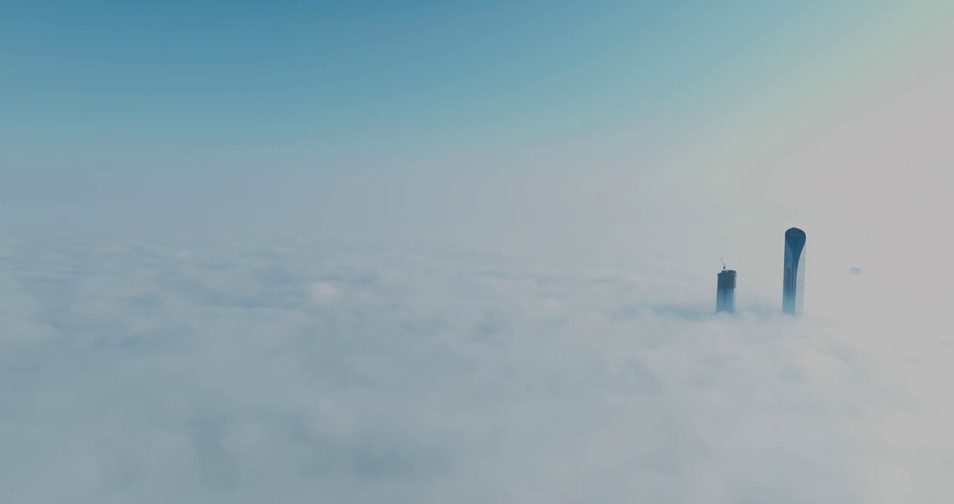 江苏苏州工业园区平流雾，苏州国际金融中心视频素材