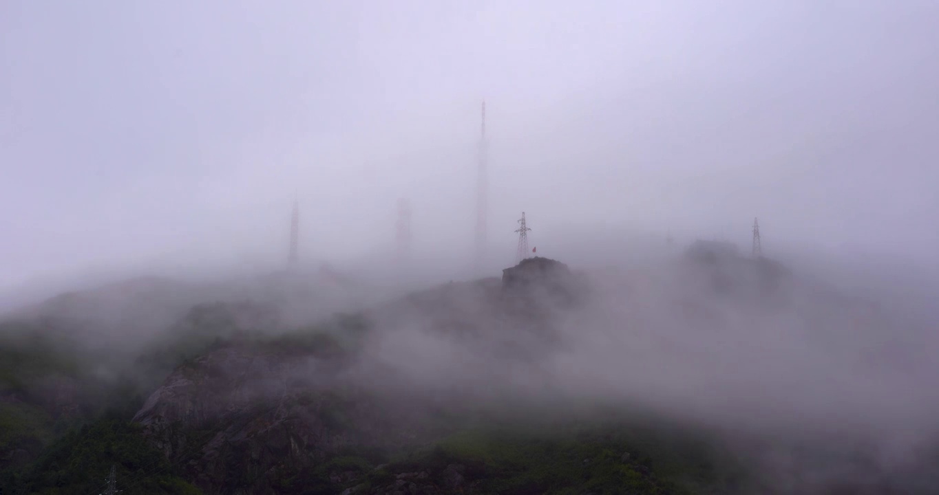 云雾缭绕，仙境般的吹台山 莲花山视频下载