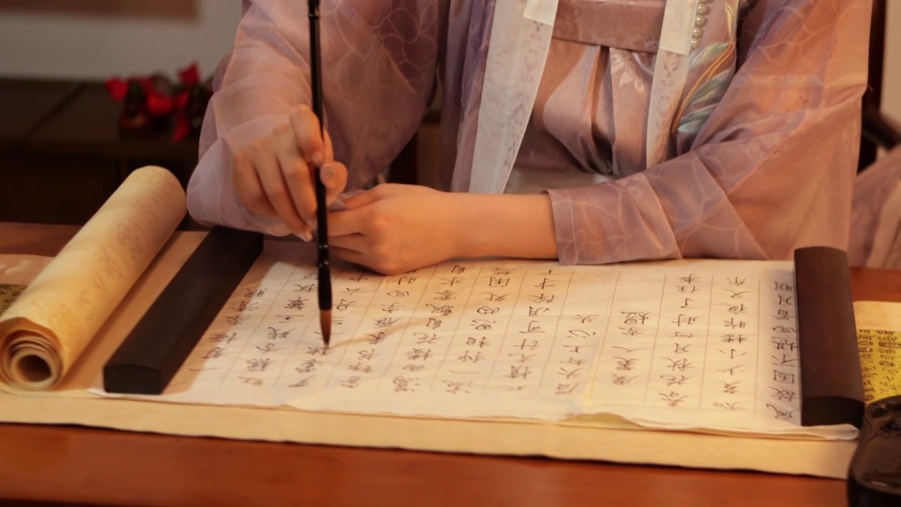亚洲汉服美女练习书法视频下载
