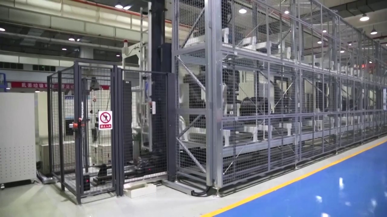 高科技自动化生产线流水线工厂内部生产（选编）视频素材