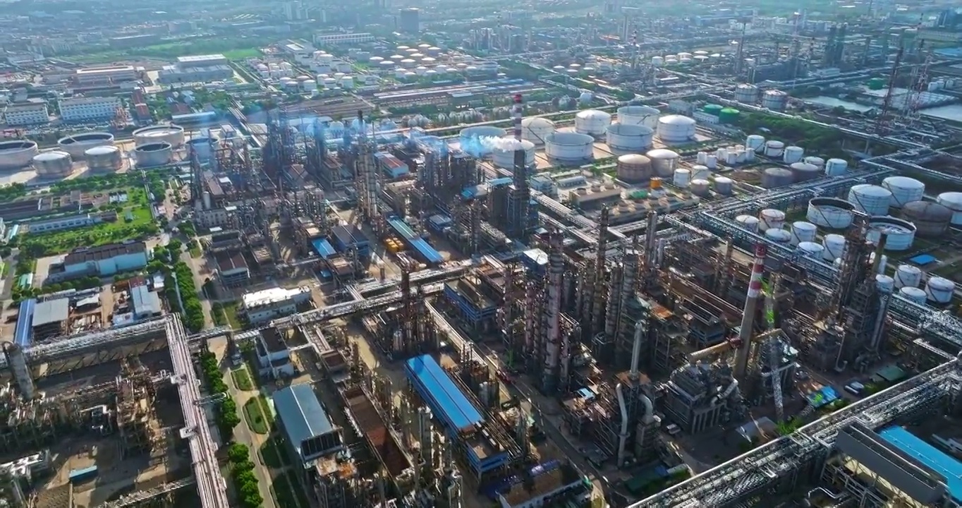 炼油厂石油天然气石化工业的建筑景观视频下载