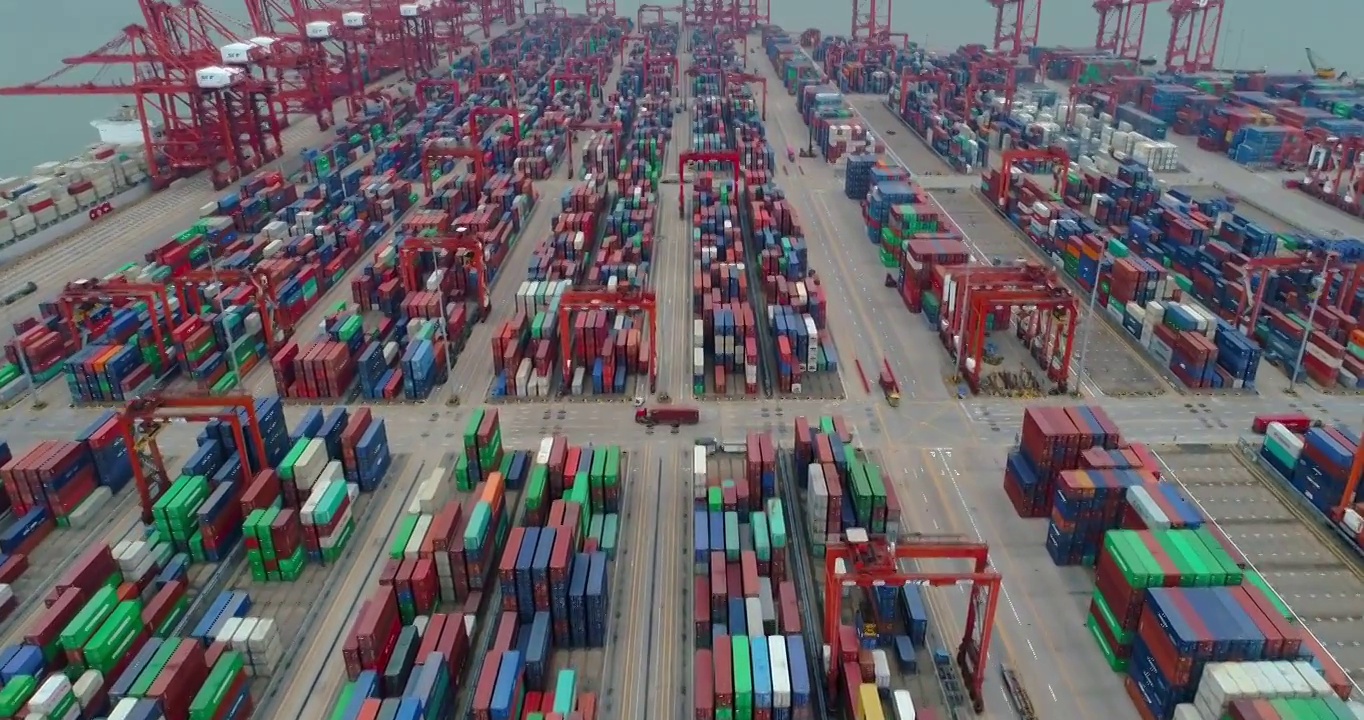 航拍深圳集装箱货运码头视频素材