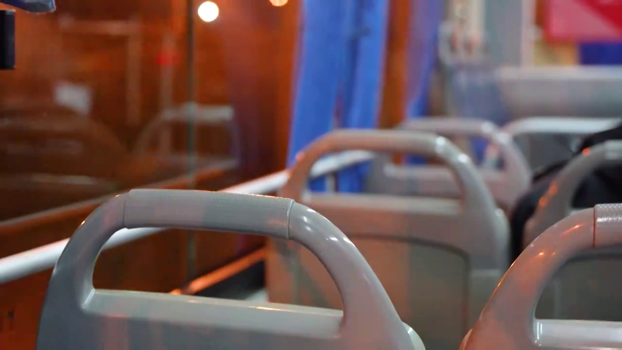 行驶中的公交车下班归途视频下载