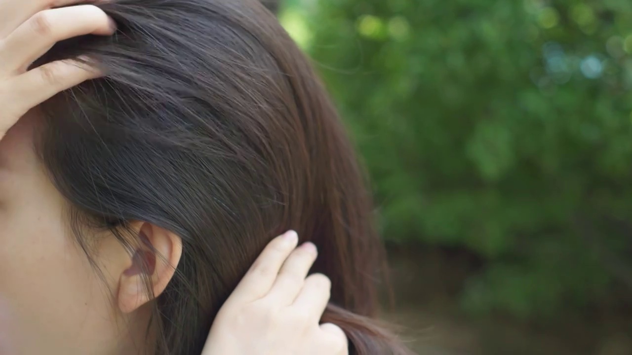 亚洲人中国人女性梳头发掉头发疾病视频下载