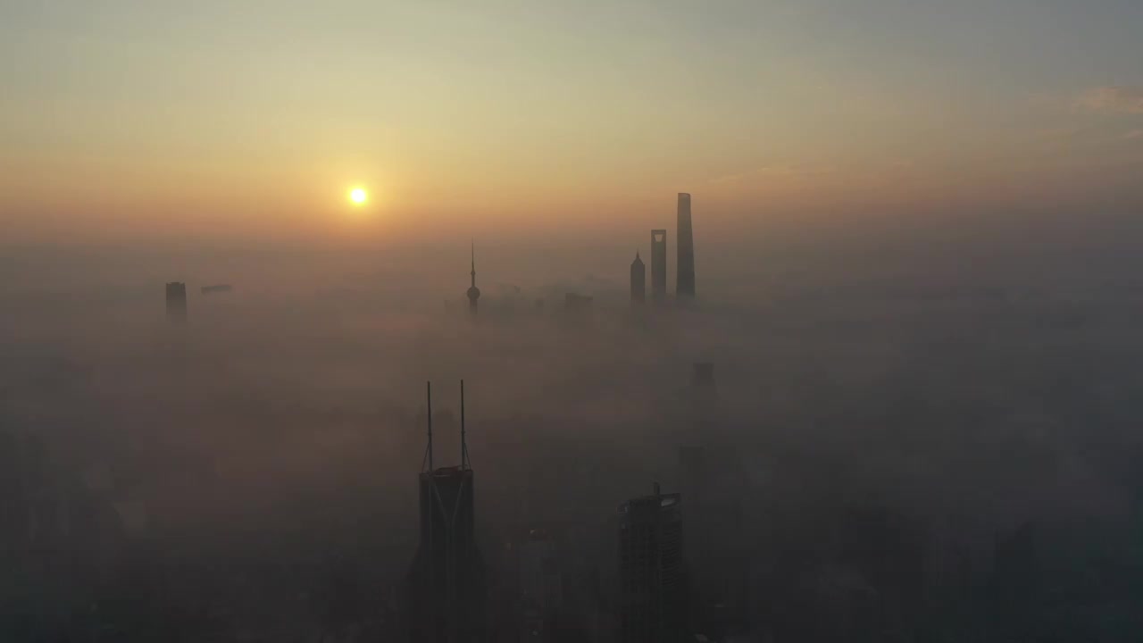 航拍上海城市建筑风光平流雾视频素材