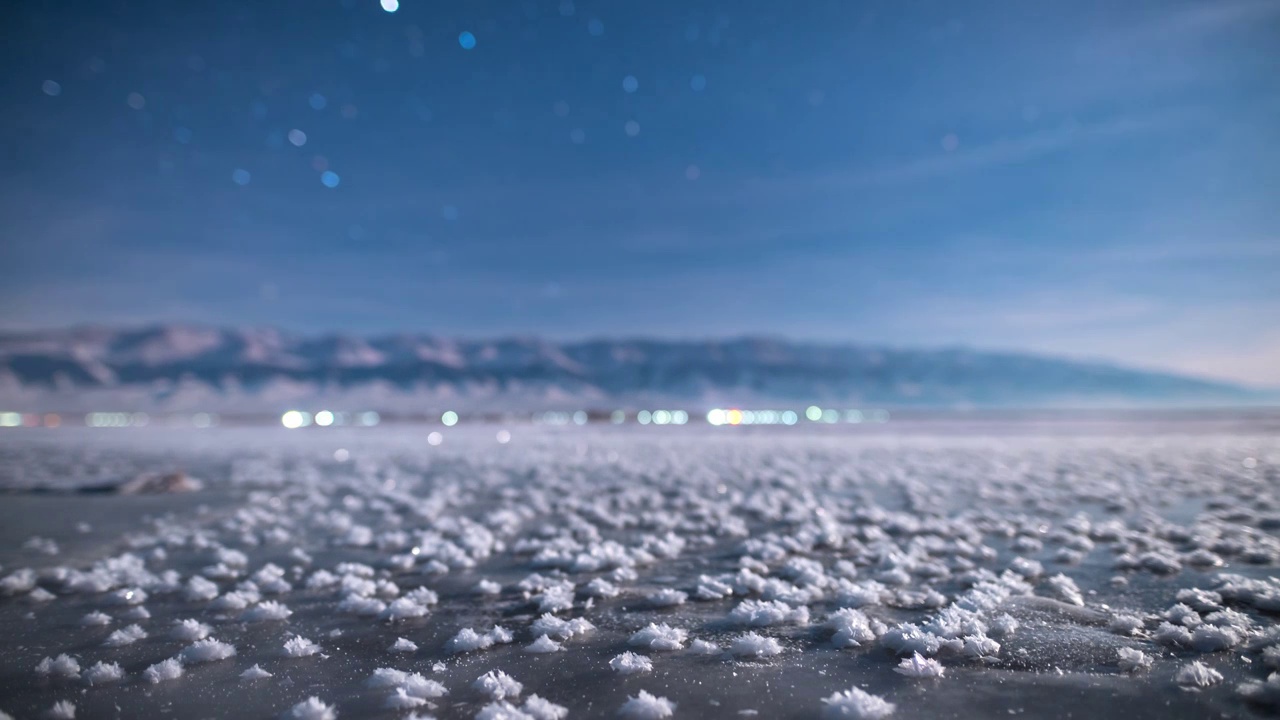星空延时：天山下高家湖冰雪星夜视频素材
