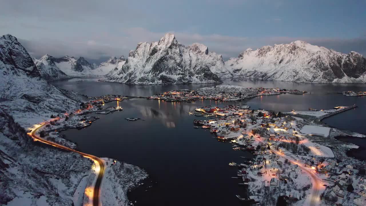 挪威罗弗敦群岛雷纳小镇冬季航拍视频素材