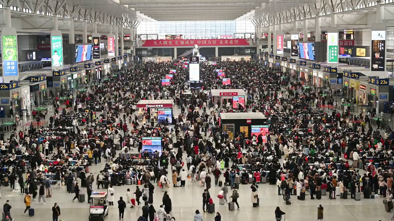 上海虹桥火车站高铁站疫情放开春运人群视频下载