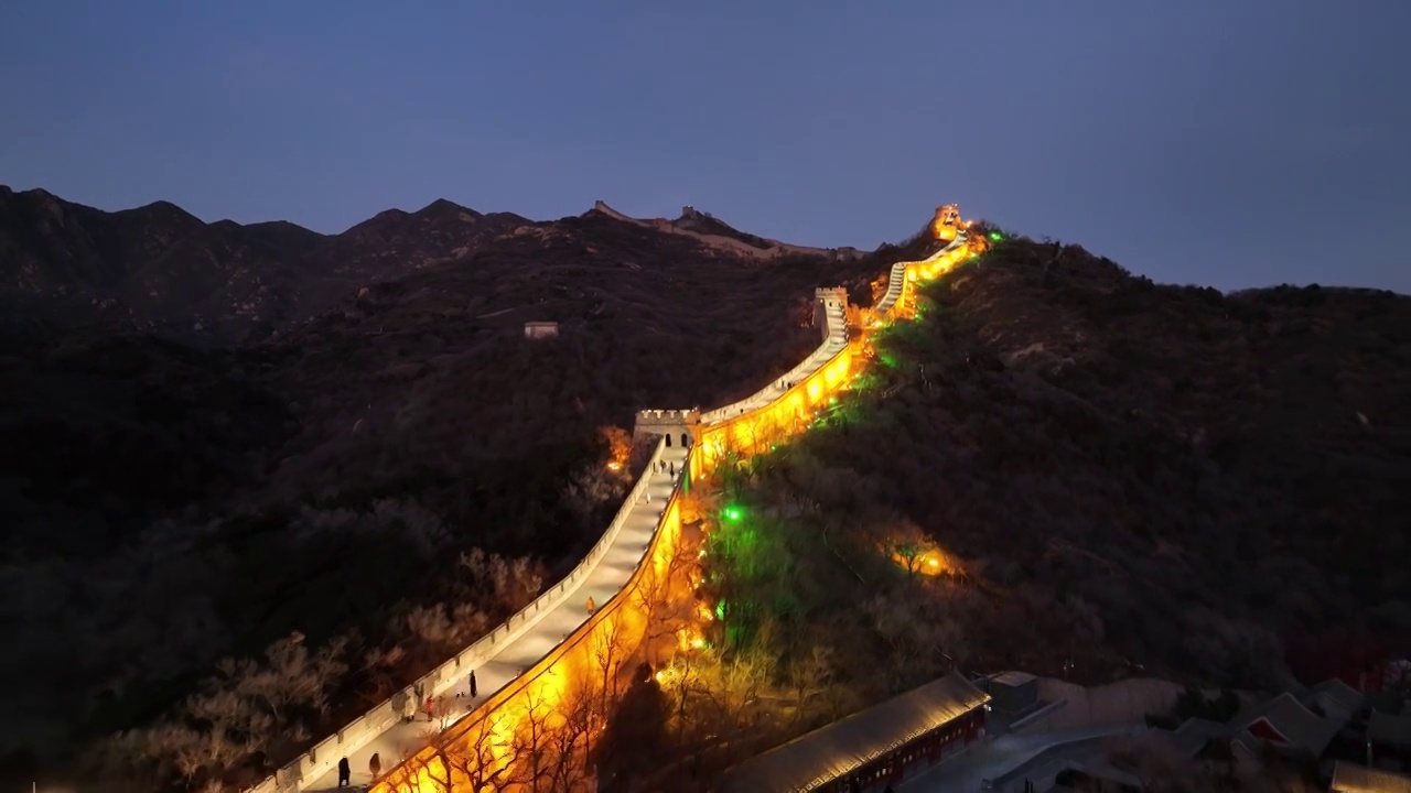 航拍北京延庆八达岭长城夜景视频素材
