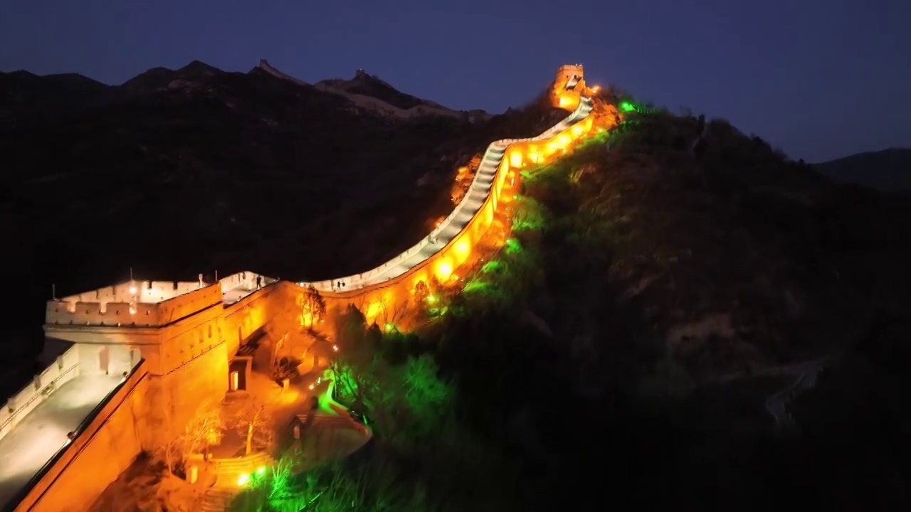 航拍北京延庆八达岭长城夜景视频素材