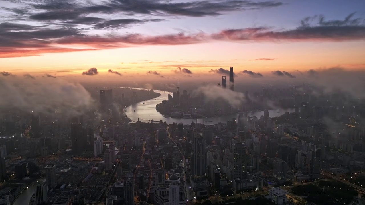 上海陆家嘴城市天际线日出震撼平流雾天空之城航拍视频素材
