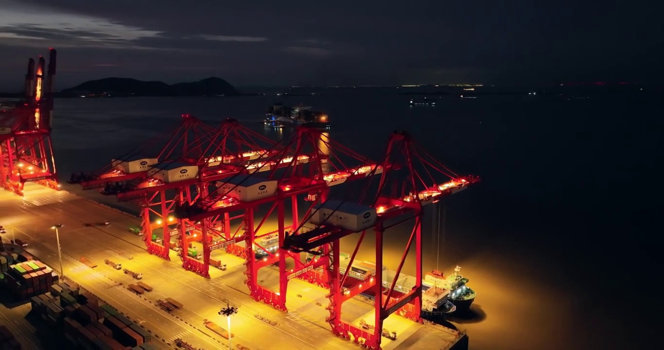 上海临港自贸区洋山港码头宣传片夜景视频素材