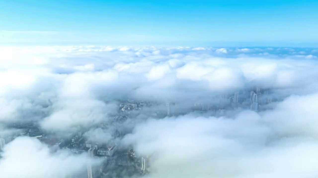 城市云层之上延迟风光视频素材
