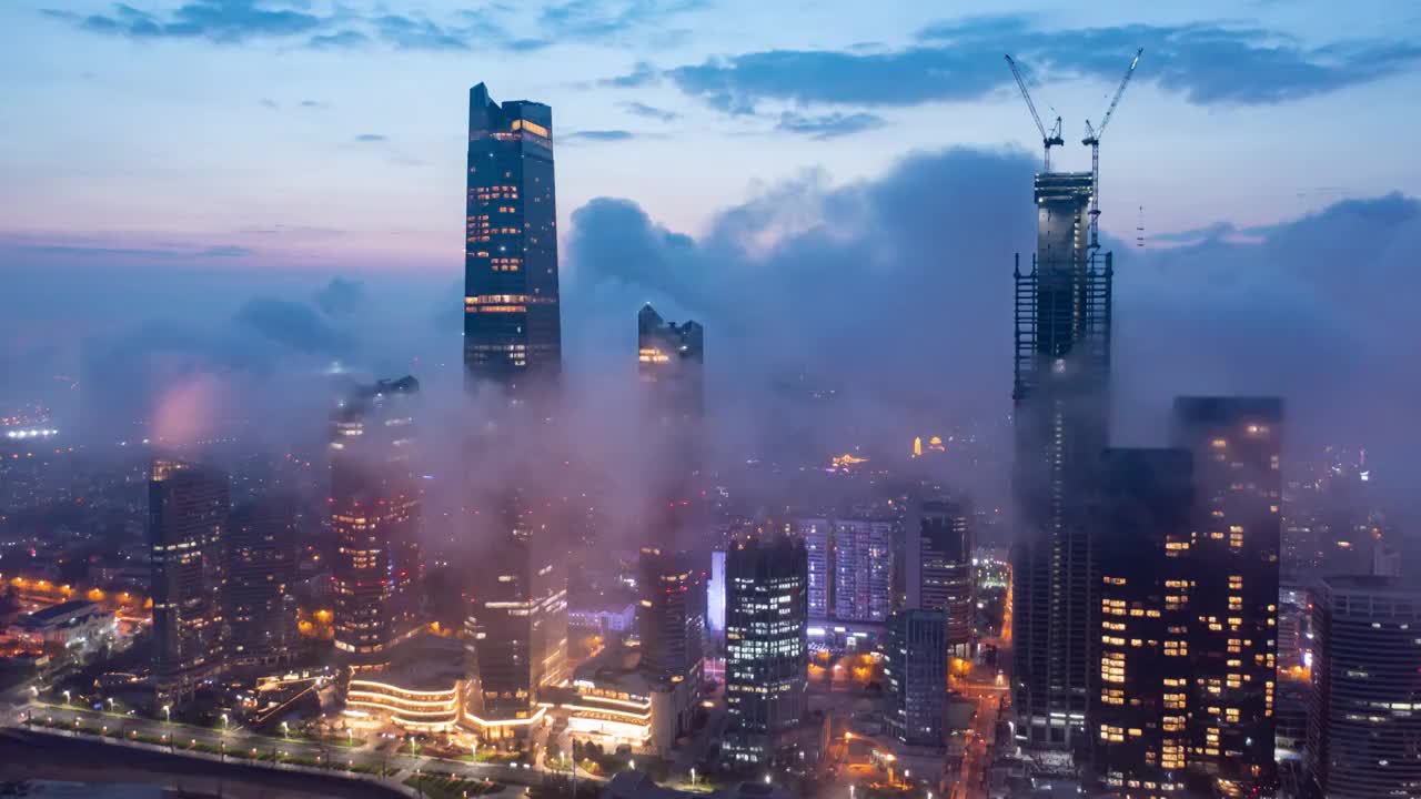 山东青岛城市平流雾建筑视频下载