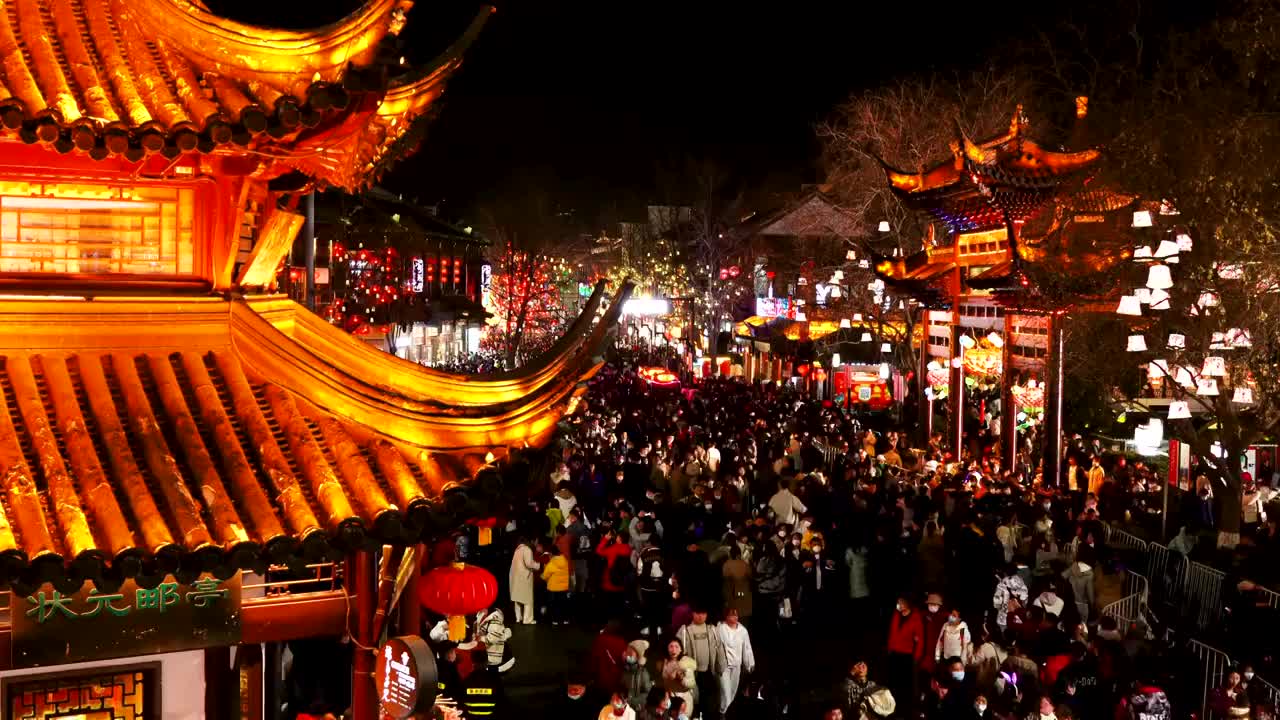中国秦淮灯会，南京夫子庙春节密集的人流视频下载