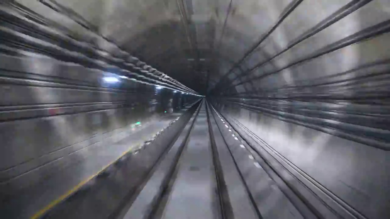 地铁的时光隧道，江苏南京视频下载