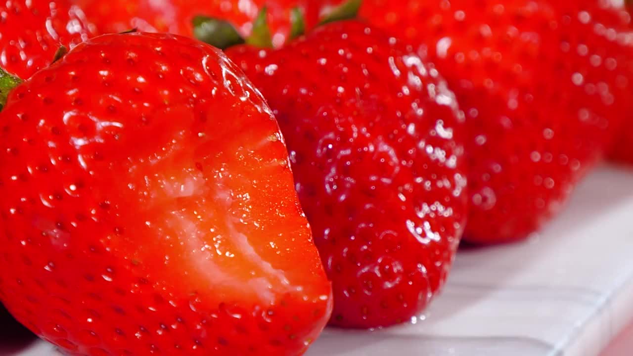 红颜草莓选编视频下载