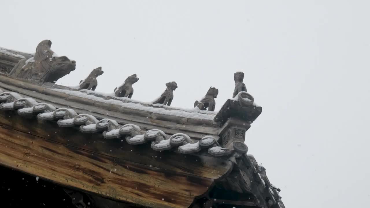 中式古建园林雪景雪花视频下载