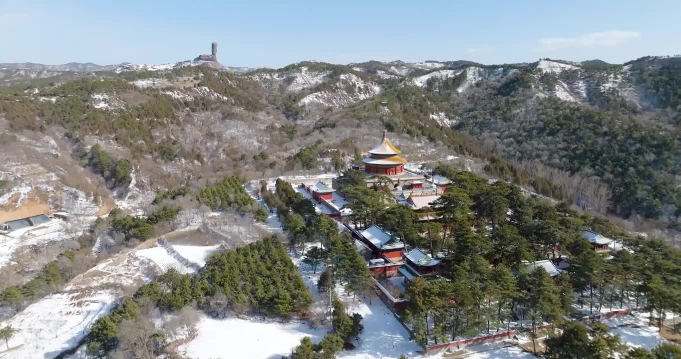 航拍空中鸟瞰雪后河北承德普乐寺视频下载