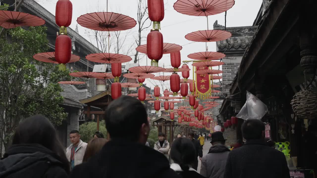春节期间热闹的成都黄龙溪古镇视频素材
