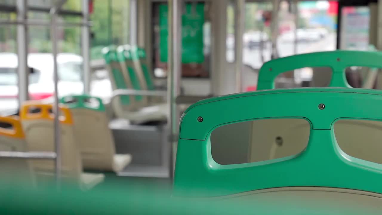 公交车车内慢镜头平移视频下载