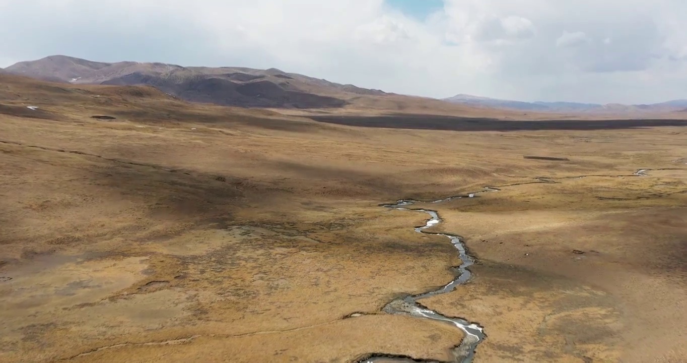 西藏山南：山南春季风光视频下载
