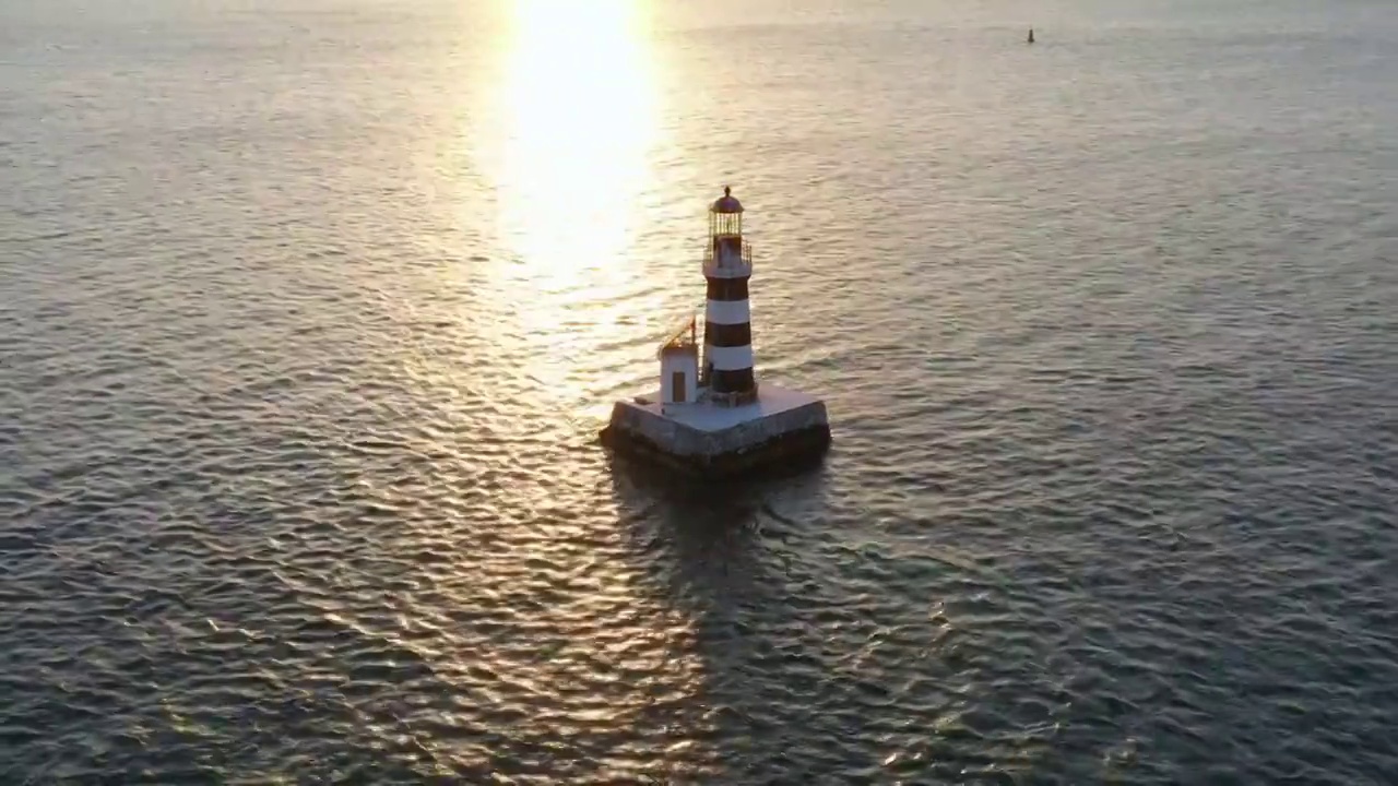 海上的灯塔视频下载