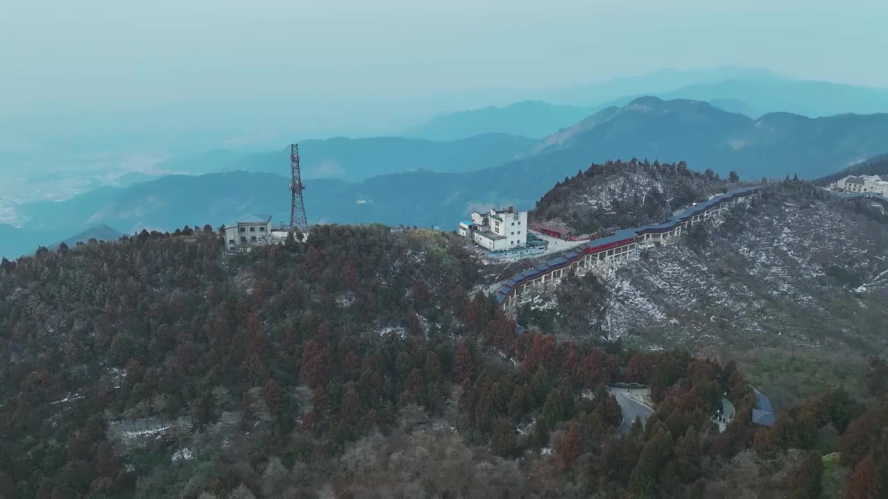 中国湖南南岳衡山风景区信号塔航拍视频下载