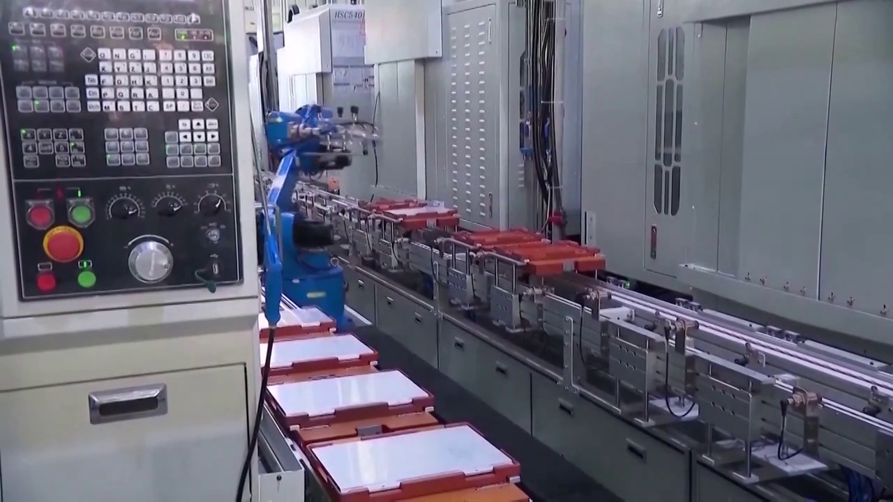 中国现代化工厂的高科技自动化流水线生产线（选编）视频素材