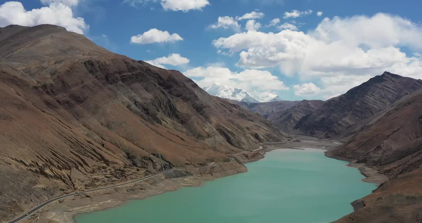 西藏日喀则；春天的高原风光视频下载