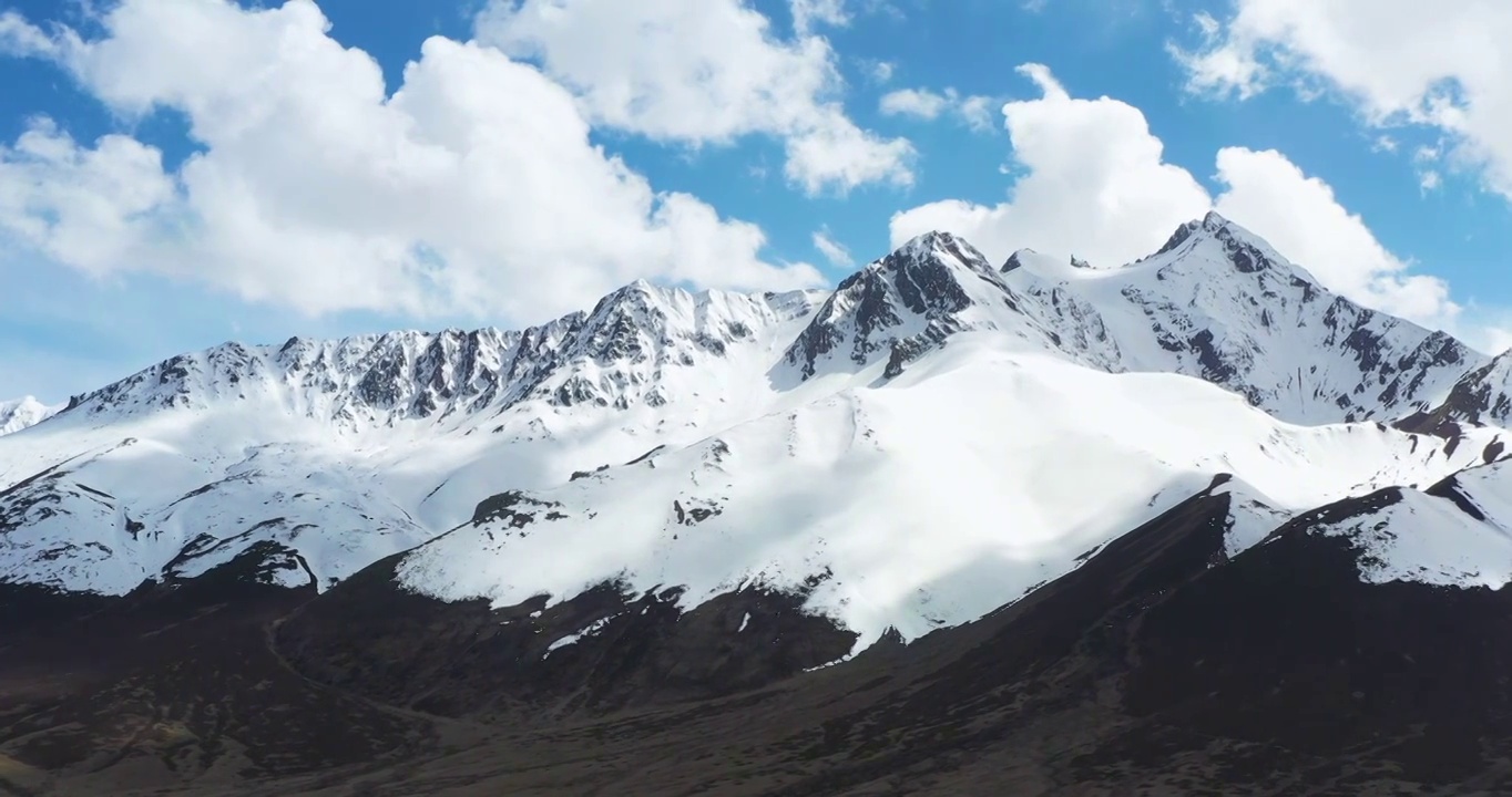 西藏昌都：来古雪山风光视频下载