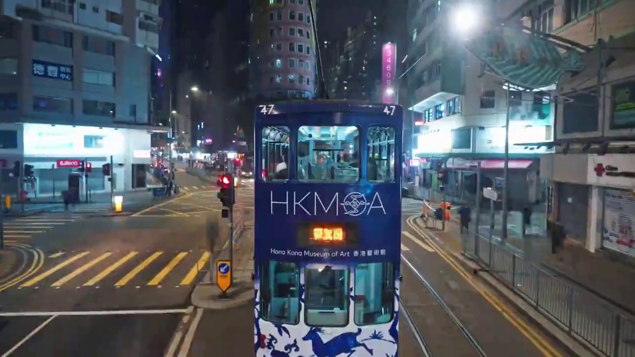 香港叮叮车前进夜景延时视频下载