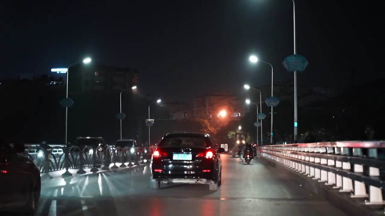 夜晚行驶的车后视镜唯美光晕（合集）视频下载