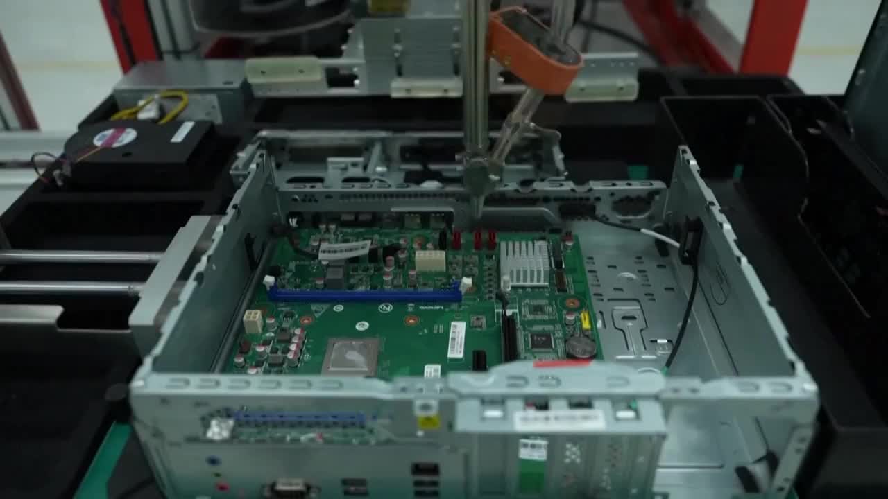 中国芯片主板电子元件电脑部件高科技自动化生产线5G流水线（选编）视频素材