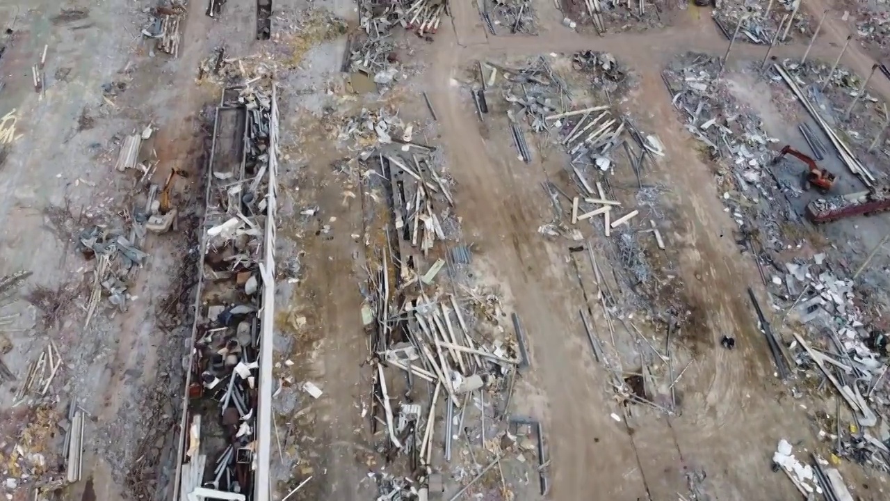 井口工业园正在拆除东风小康机械的厂房视频素材