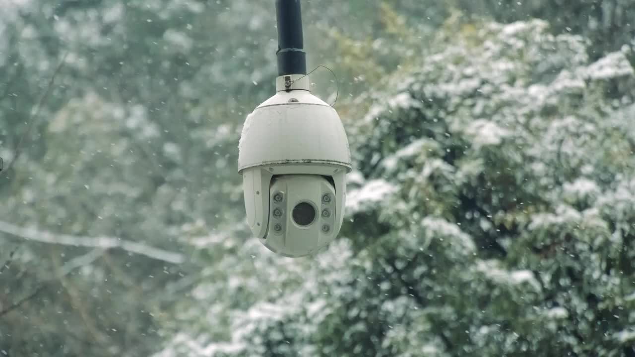 合辑-大雪中的监控设备慢动作4k视频下载