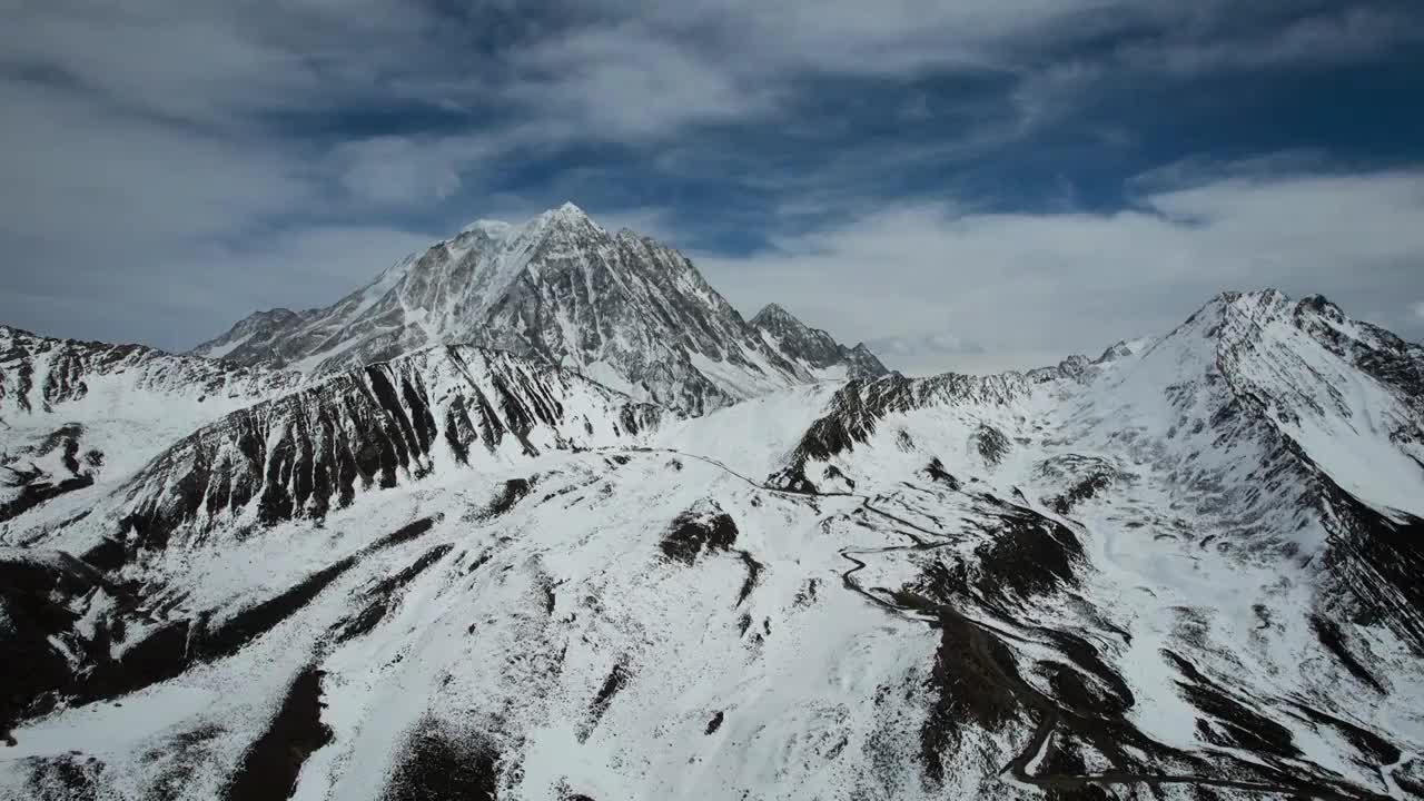 雅拉雪山全景视频素材