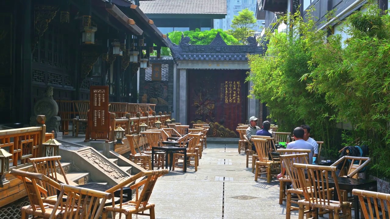 成都太古里大慈寺茶馆市民游客正在喝茶白昼晴天视频素材
