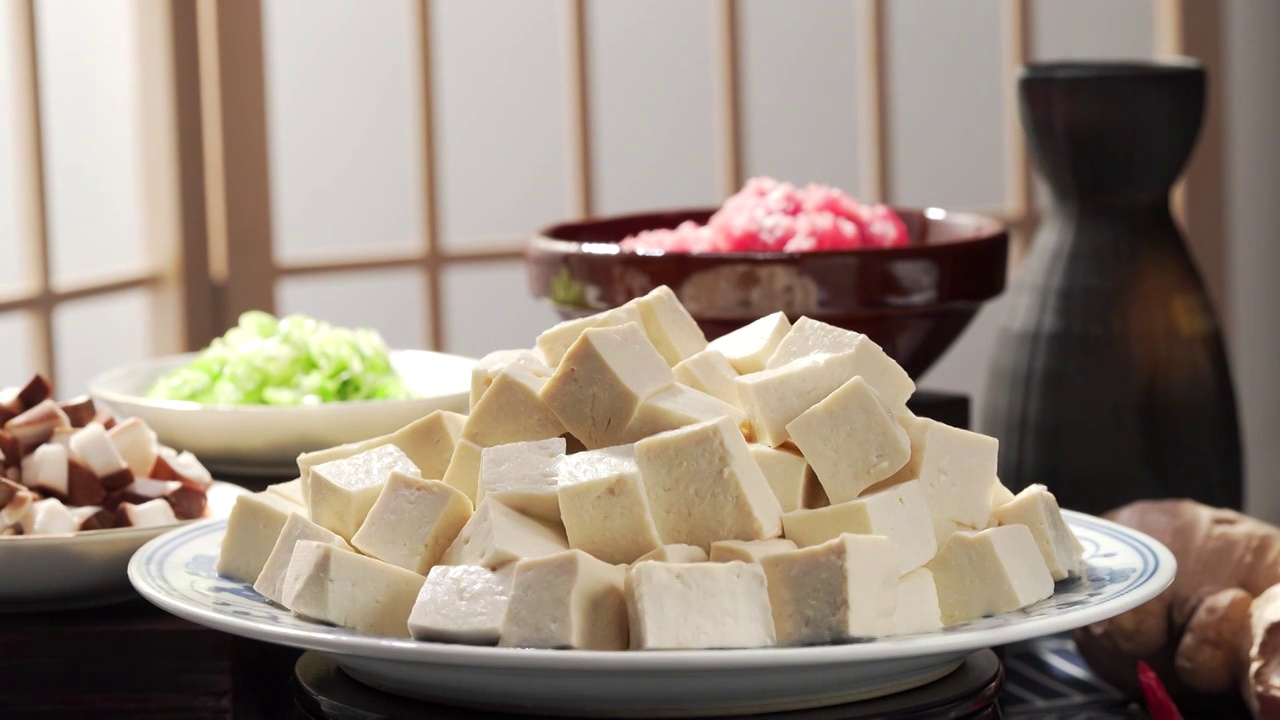 经典川菜香菇肉酱烧豆腐所需食材视频下载