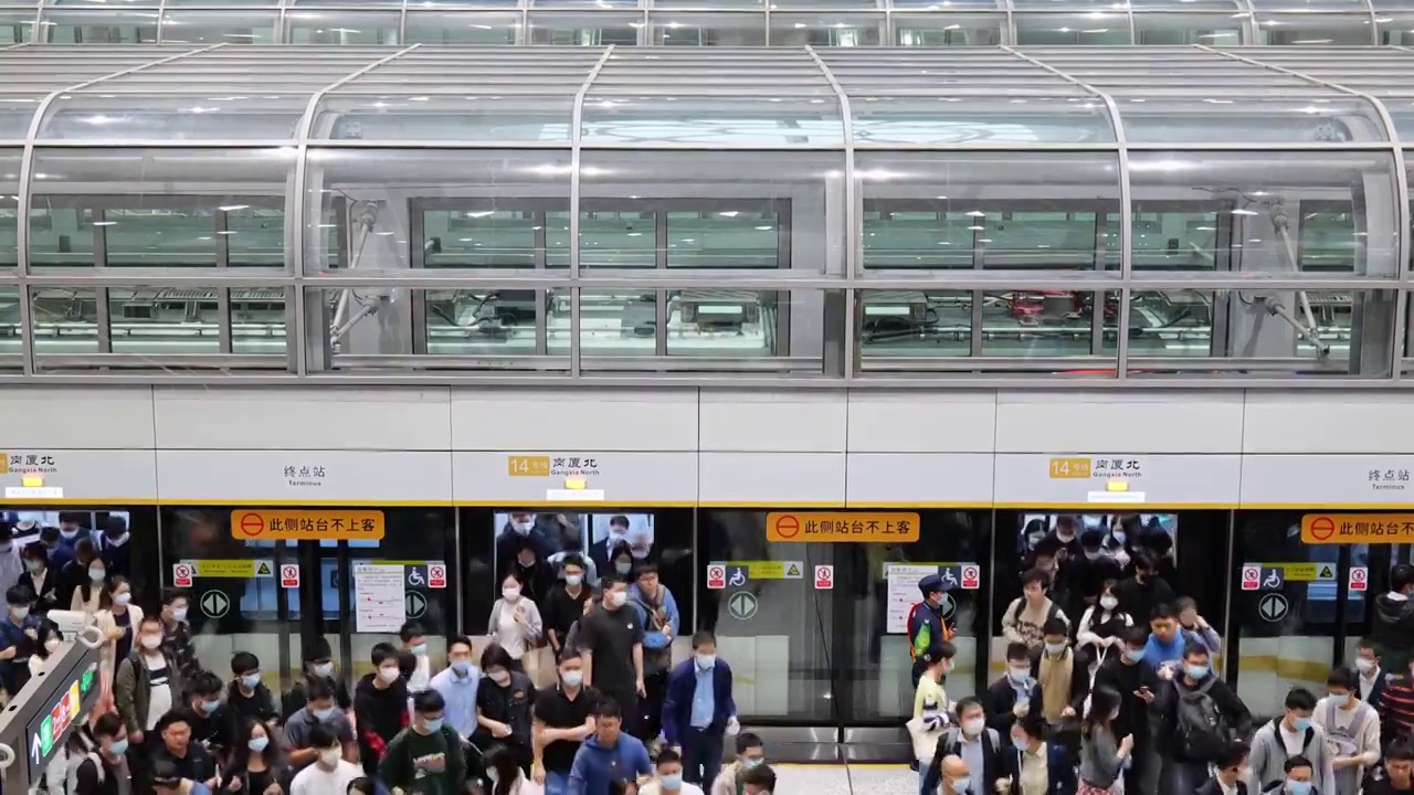 早高峰地铁站的上班族视频下载