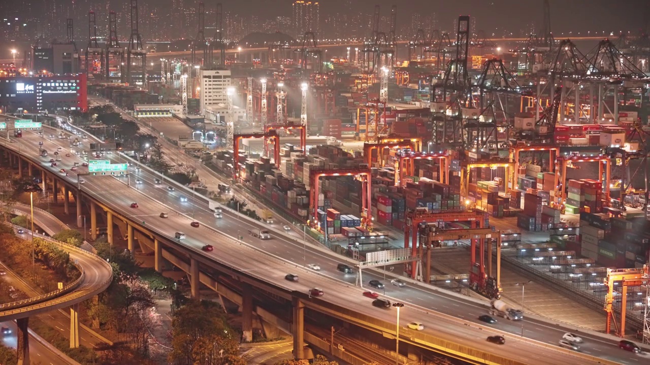 香港葵涌货柜码头车流夜景视频下载