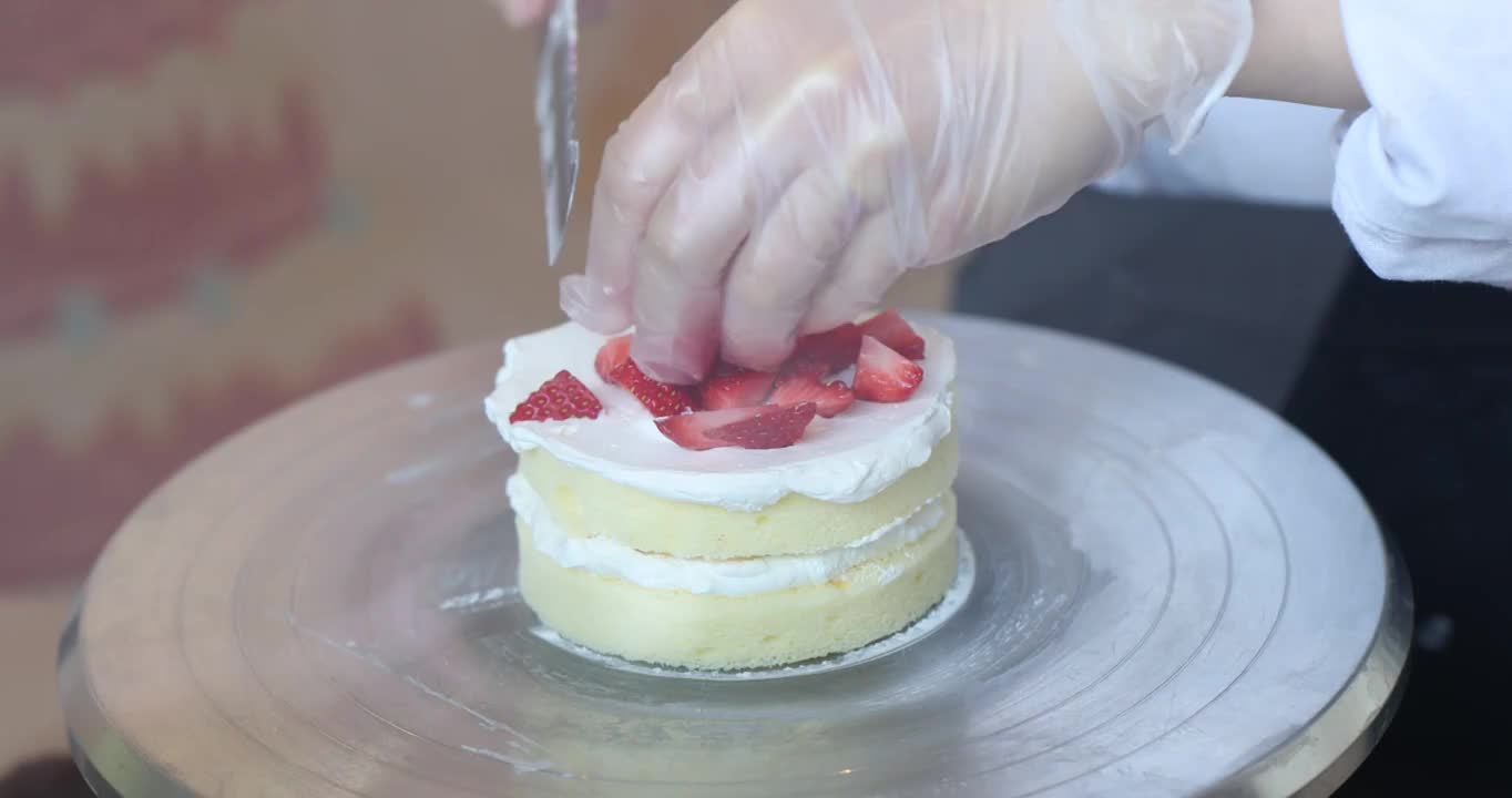 制作蛋糕视频下载