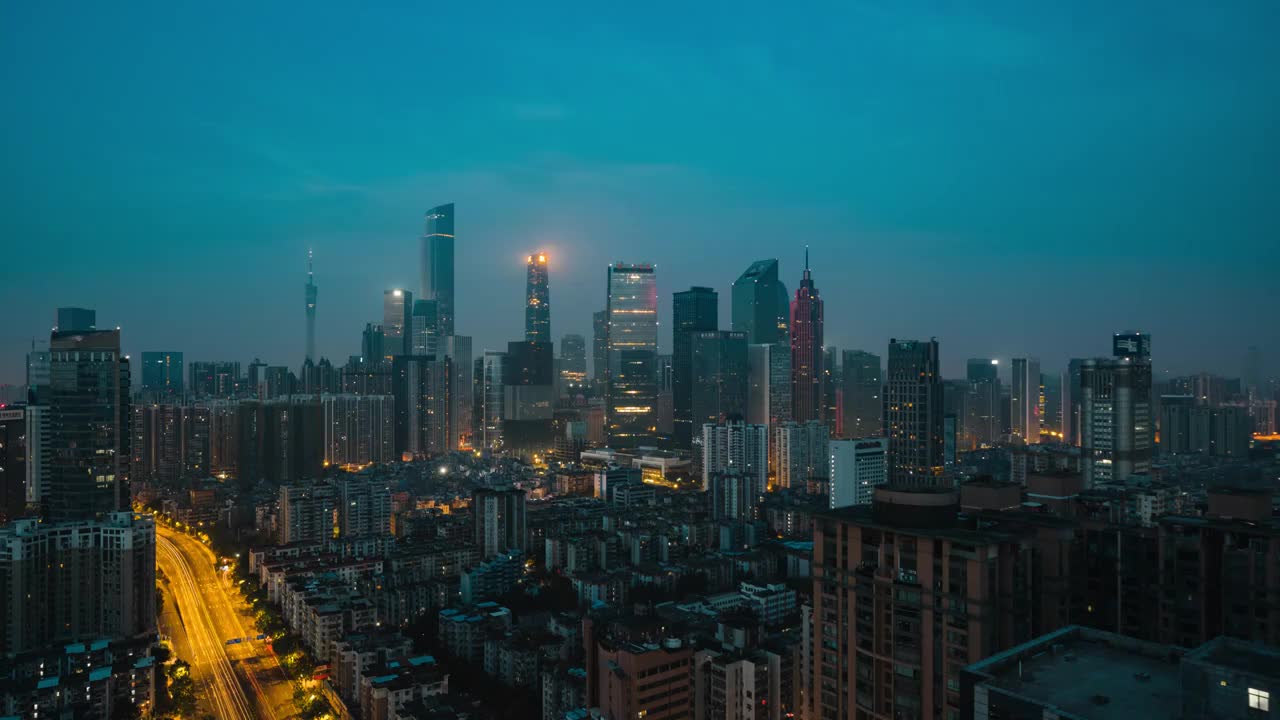 广州珠江新城建筑群的城市夜转日延时摄影视频下载
