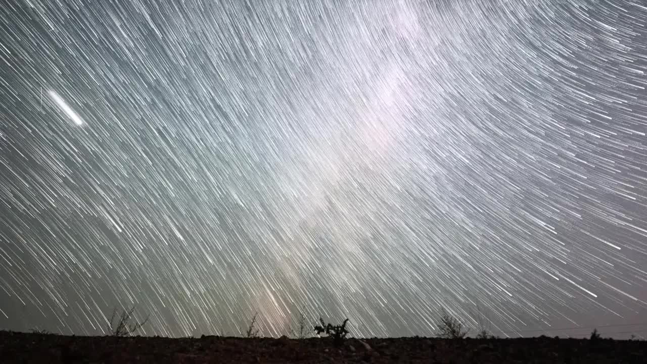 腾格里沙漠星空星轨4k延时视频下载