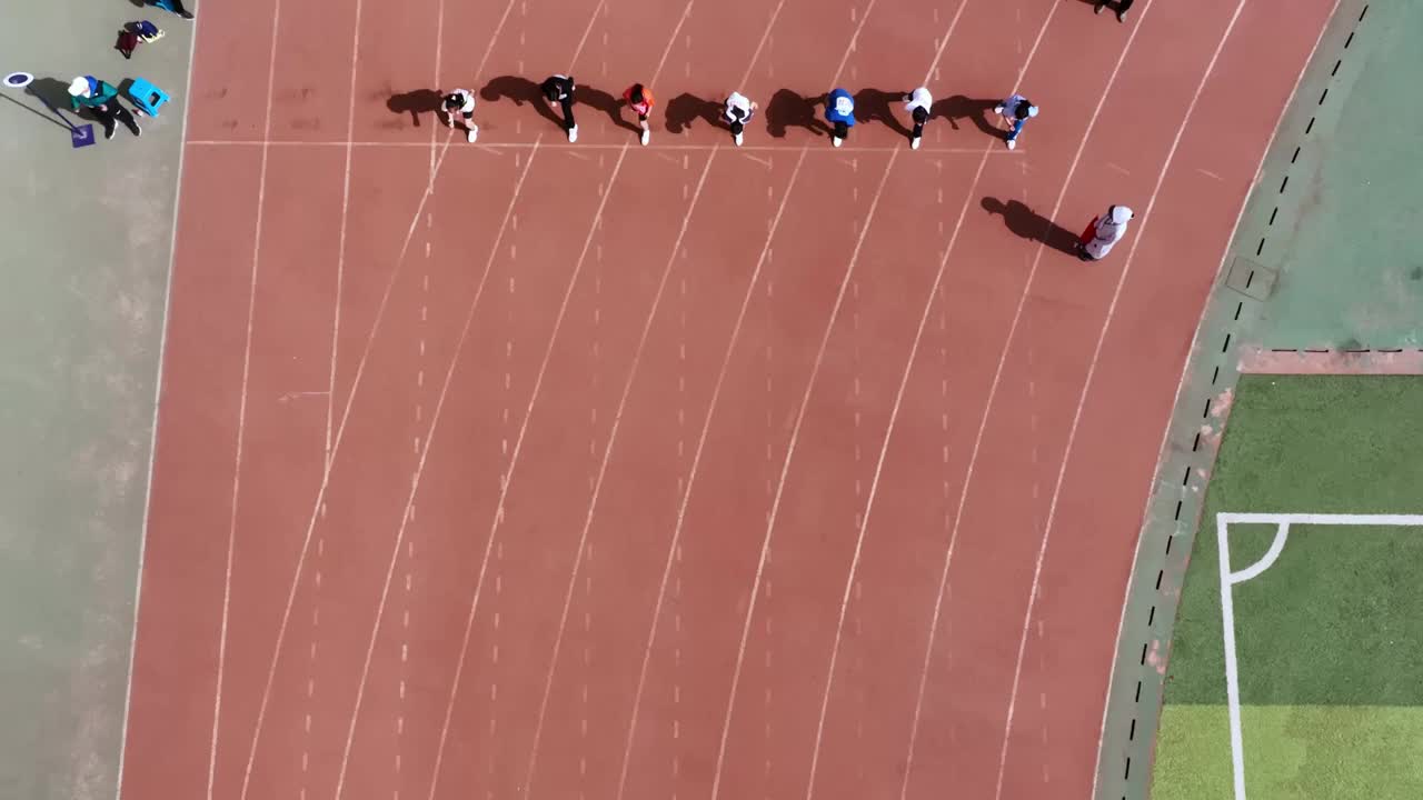 体育运动场跑道田径赛跑无人机航拍俯拍视频下载