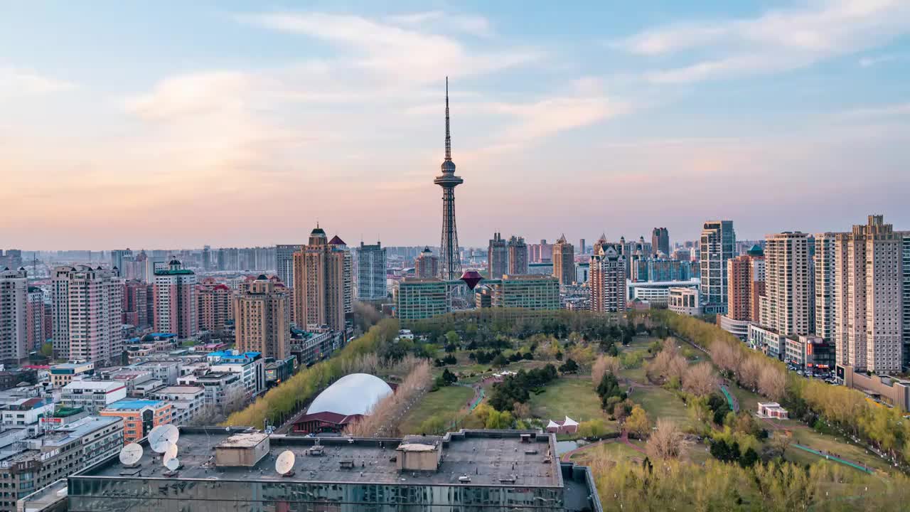 中国哈尔滨龙塔城市风光日转夜延时视频素材