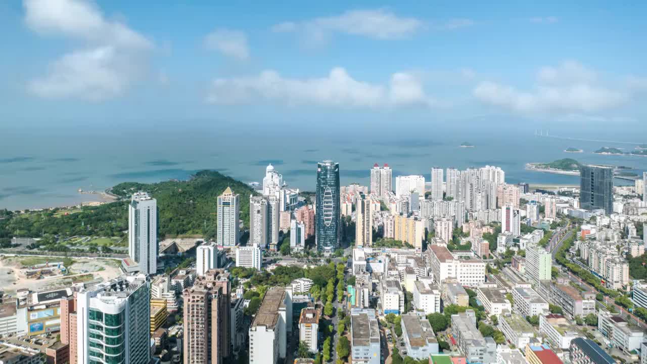 航拍珠海城市风光香洲吉大蓝天白云4k延时视频素材